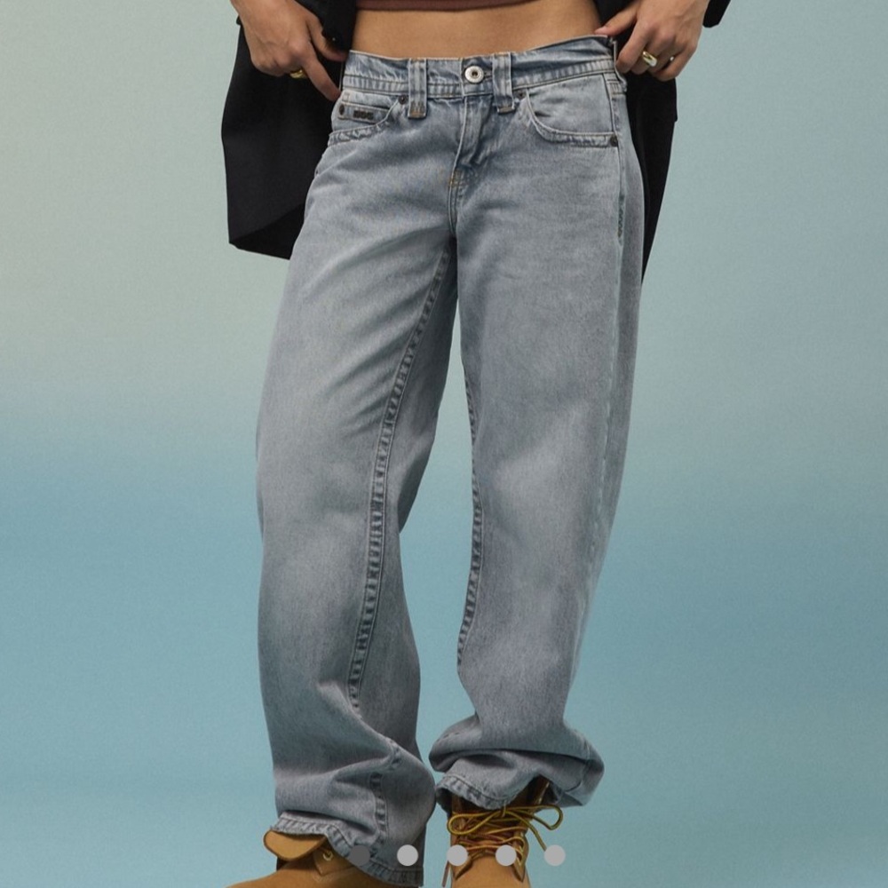 Urban Outfitters BDG Kayla Low Rise Straight Leg Jean Grey Light Blue Wash